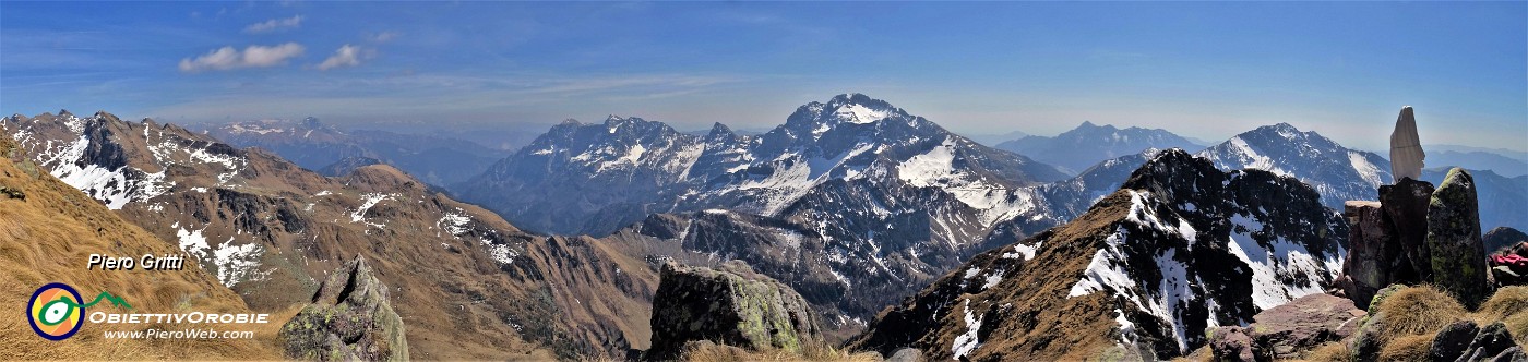42 Bellissimo panorama dalla Madonnina del Pietra Quadra.jpg
